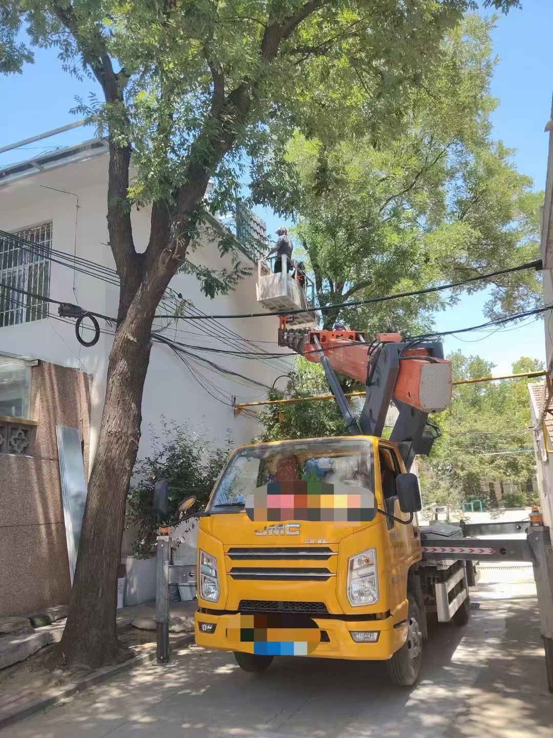 阿克苏高空作业车能吊装重物吗？最大承载多少公斤？