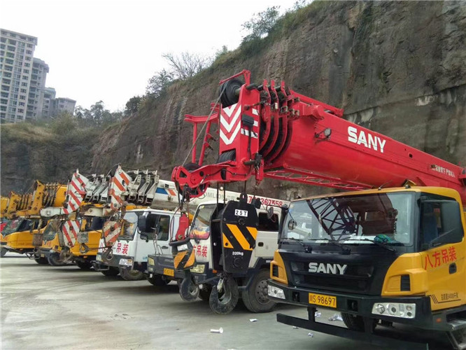 阿克苏吊车出租按什么计费？台班费、单次费、里程费怎么算？